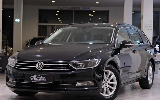 Volkswagen Passat cena 49900 przebieg: 299000, rok produkcji 2016 z Ozimek małe 631